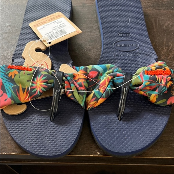 Havaianas Navy Blue Floral Sandals - Picture 3 of 3